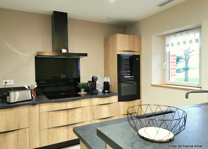 De Charme A Avec Jardin Et Climatisation - Fr-1-489-338